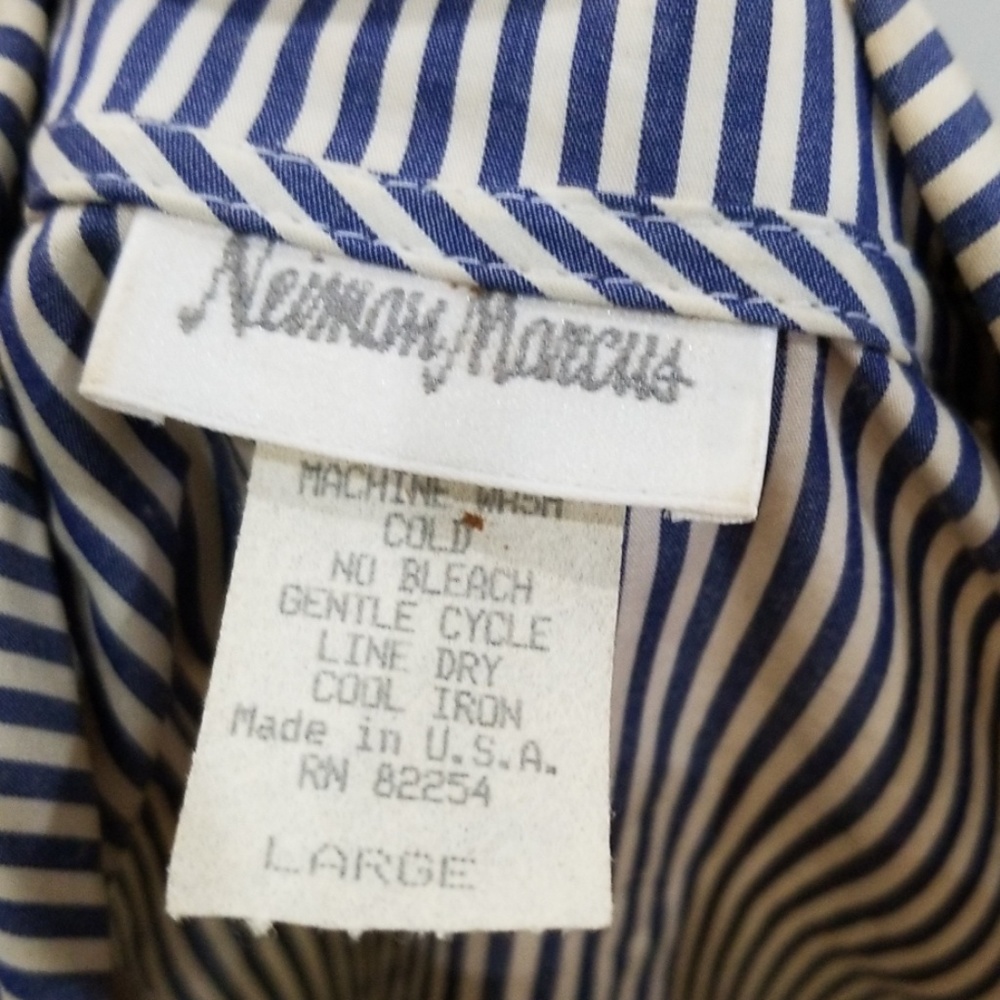 🕺💃Hp🕺💃Neiman Marcus pinstriped wrap top - Picture 8 of 8
